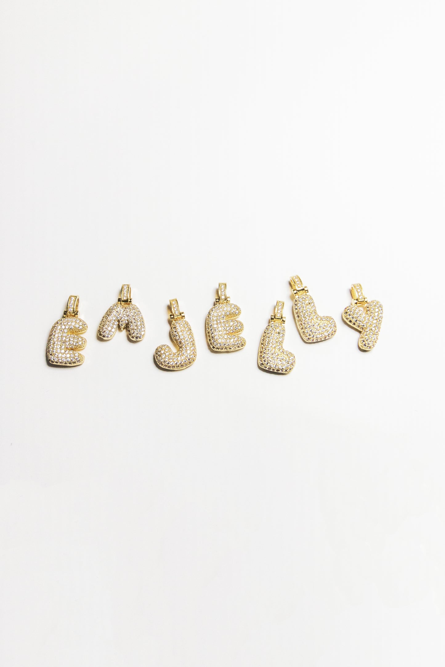 W Bubble Letter Pendant - Gold